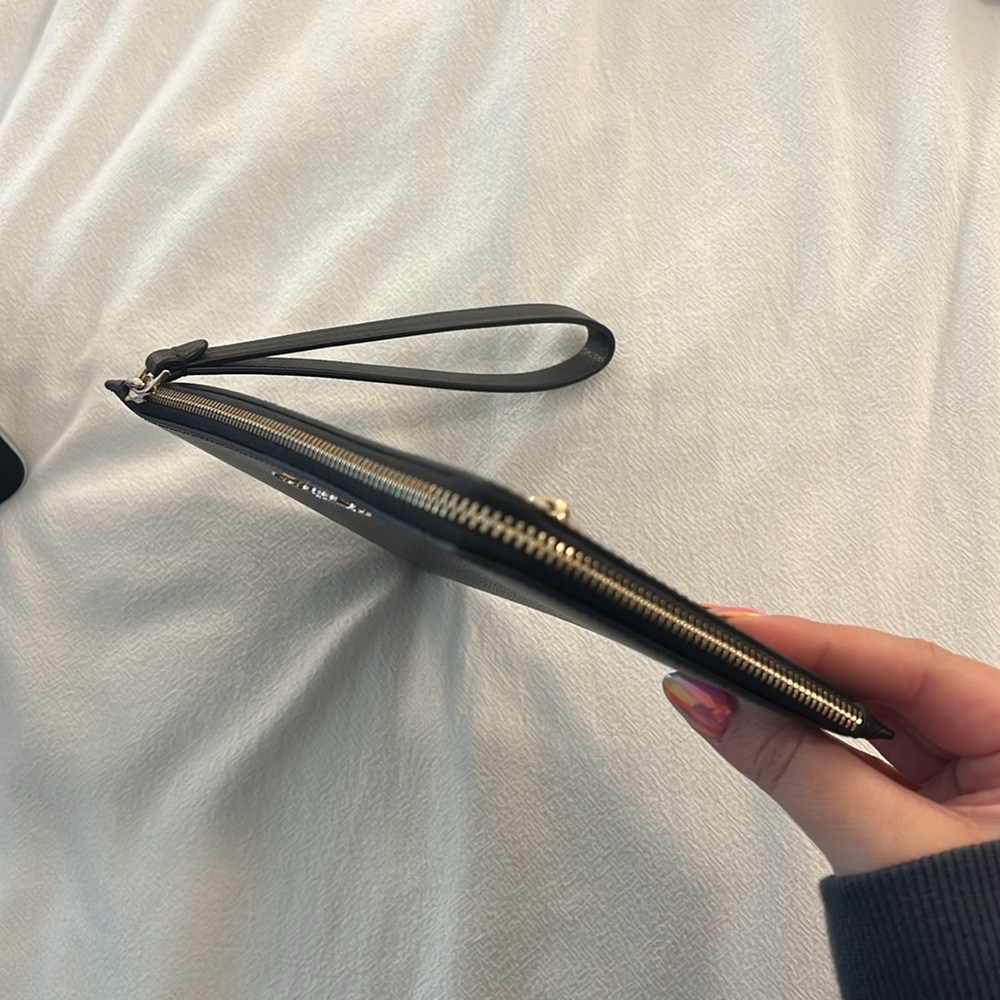 Kate Spade Wristlet - Picture 2 of 5